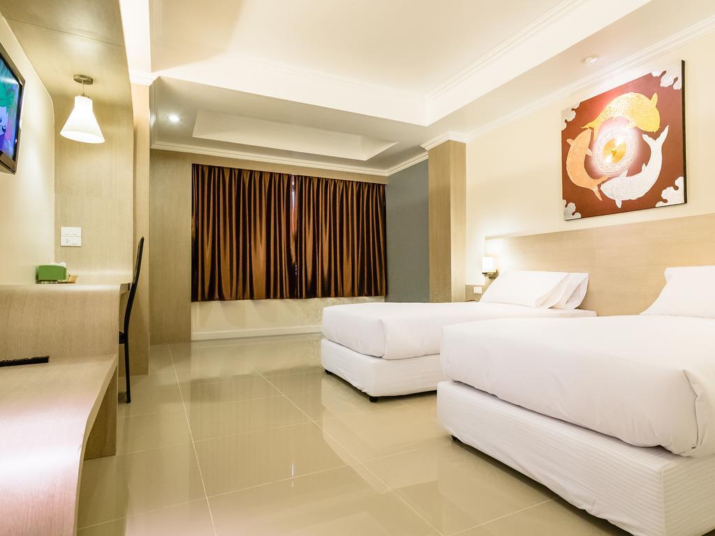Hotel The Rich 3*
