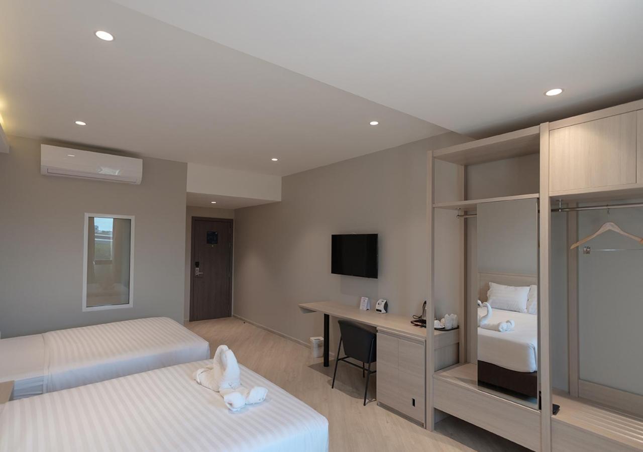 Hotel The Rich 3*