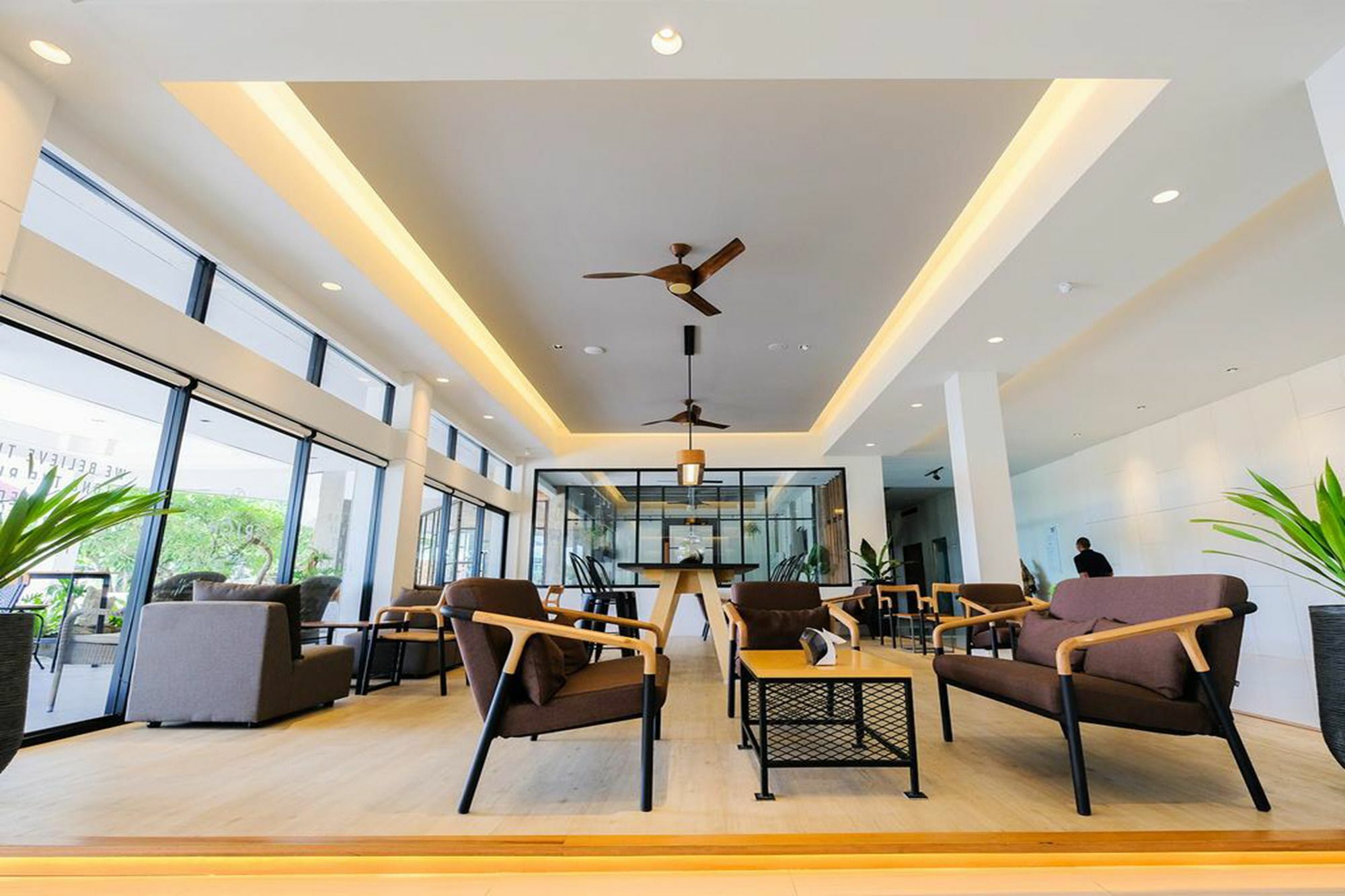 Hotel The Rich 3*
