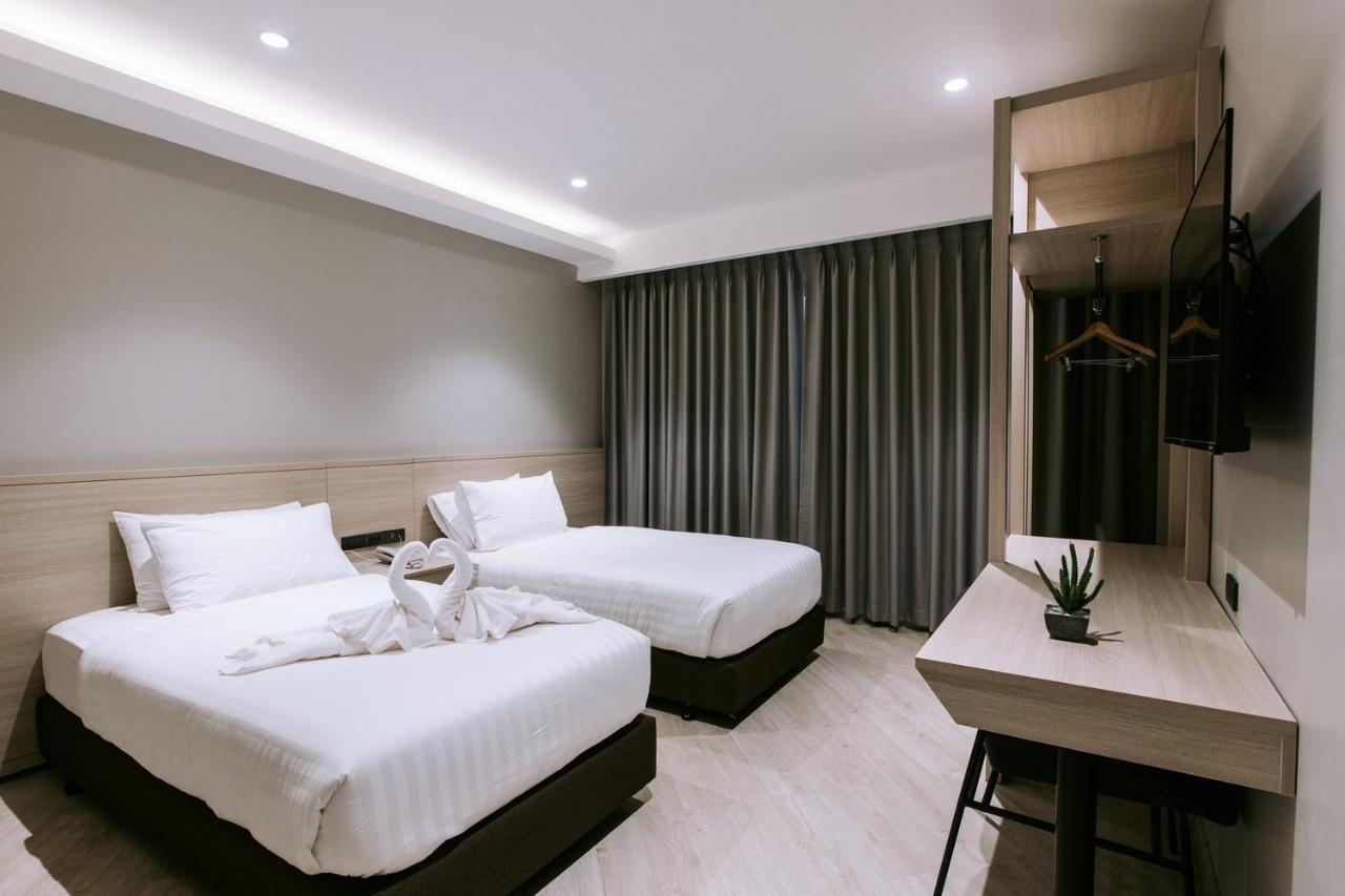 Hotel The Rich 3*